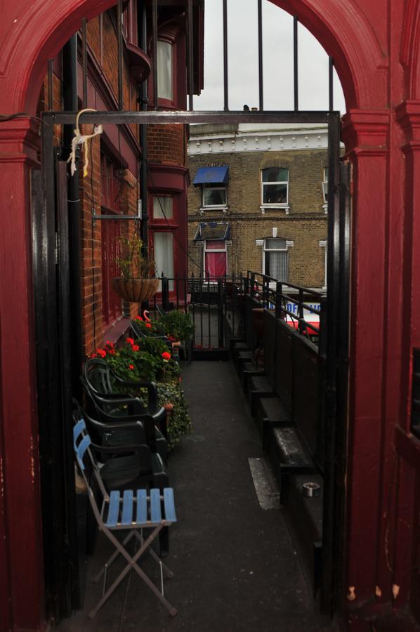 Hootananny Hostel London Exterior photo
